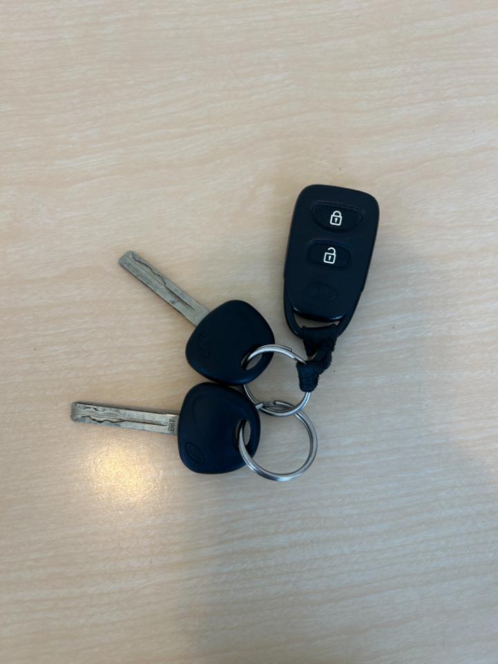 Kia Sorento 2WD 4dr I4 LX 2011