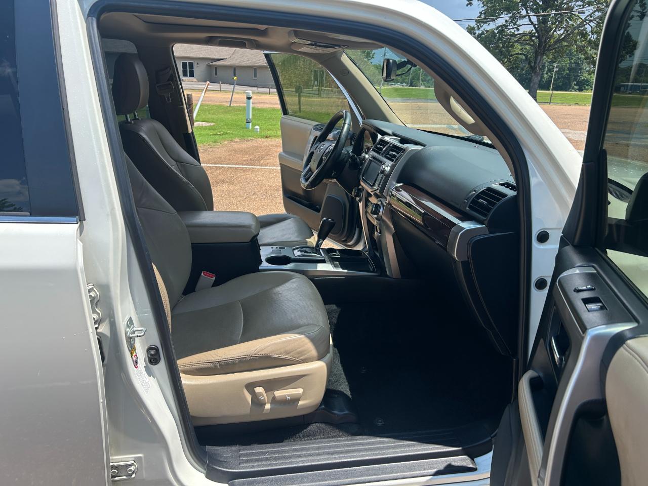 Toyota 4Runner RWD 4dr V6 Limited (Natl) 2015