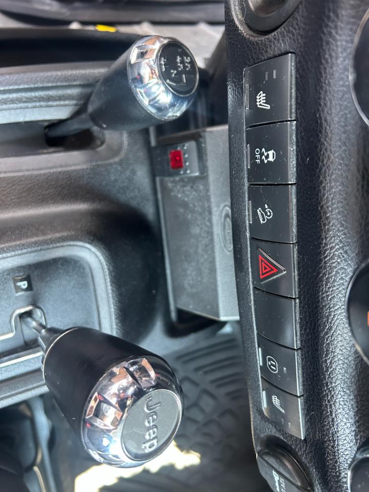 2013 Jeep Wrangler Unlimited Sahara - Photo 22
