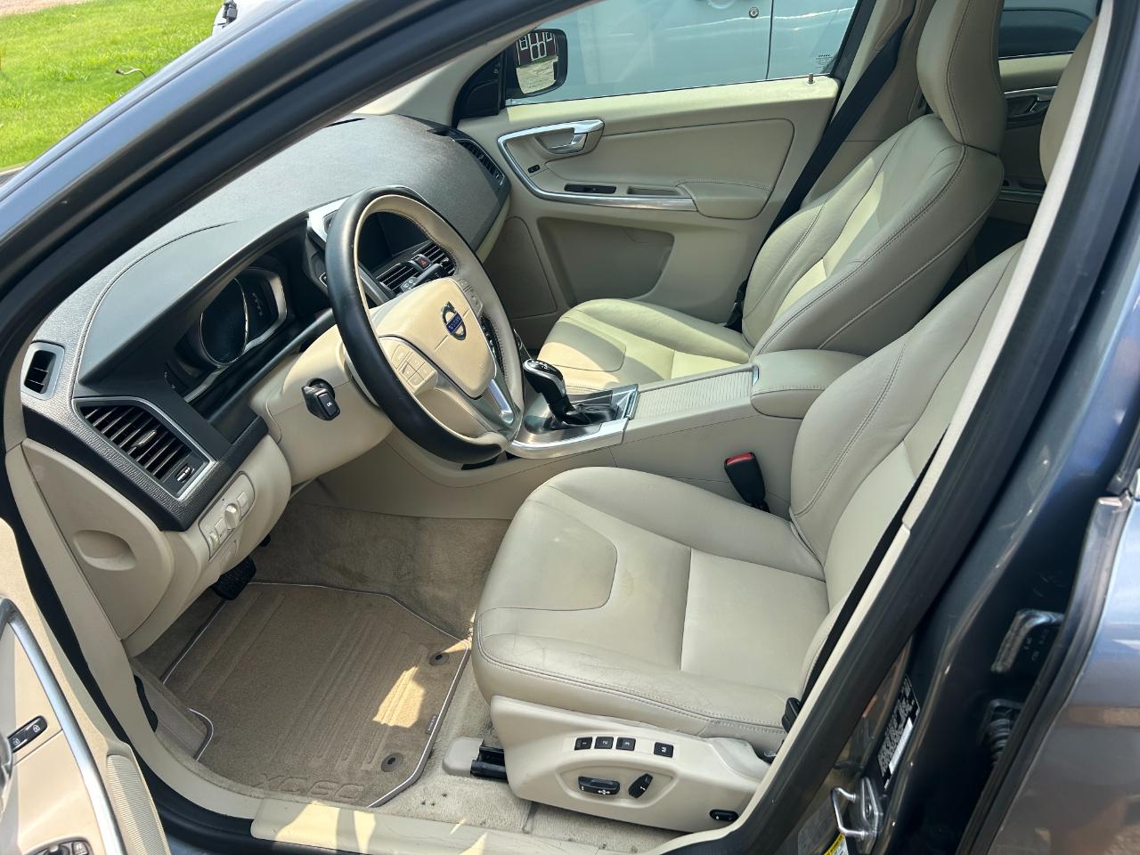 Volvo XC60 FWD 4dr T5 Drive-E Premier 2016