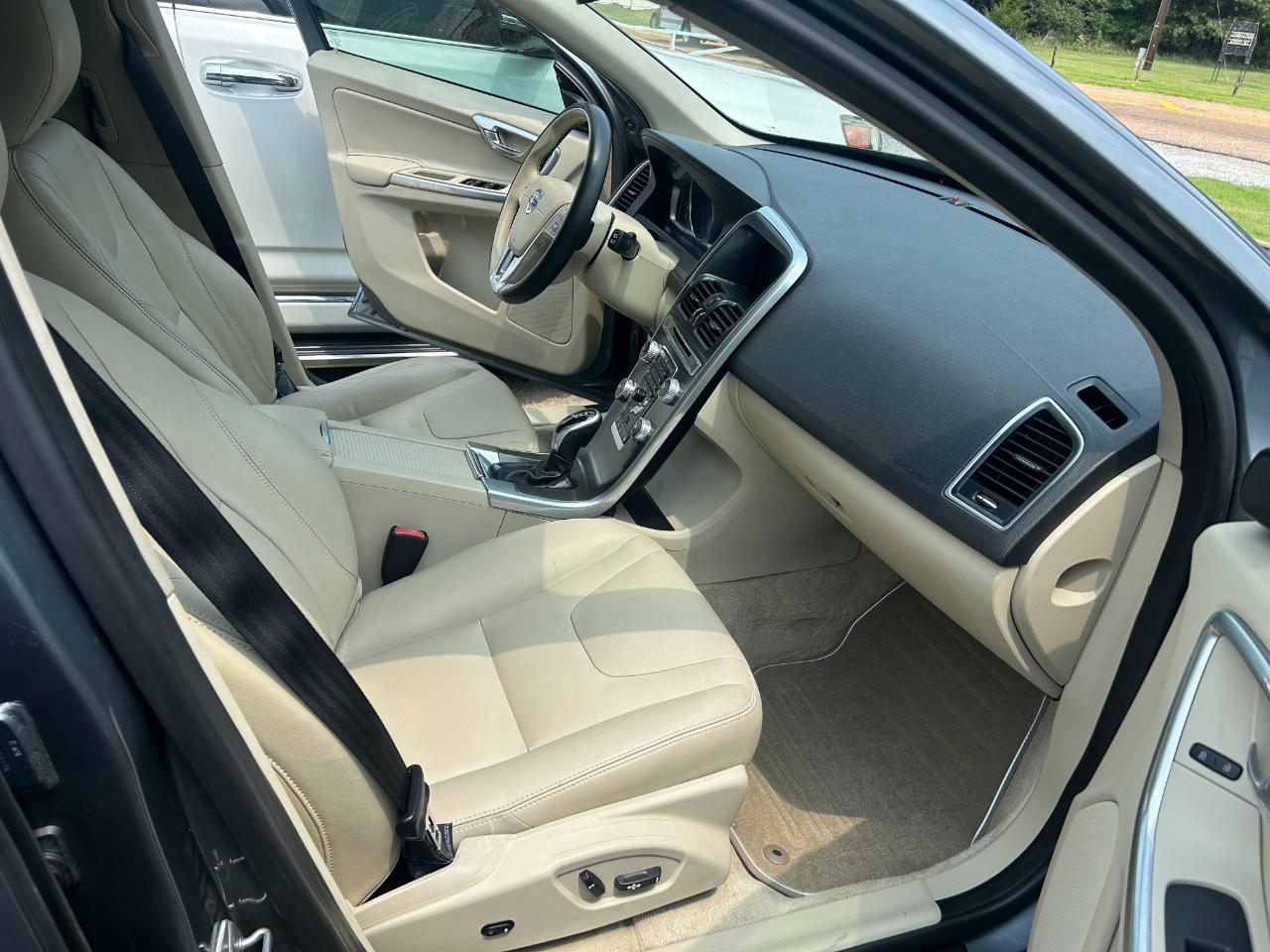 Volvo XC60 FWD 4dr T5 Drive-E Premier 2016