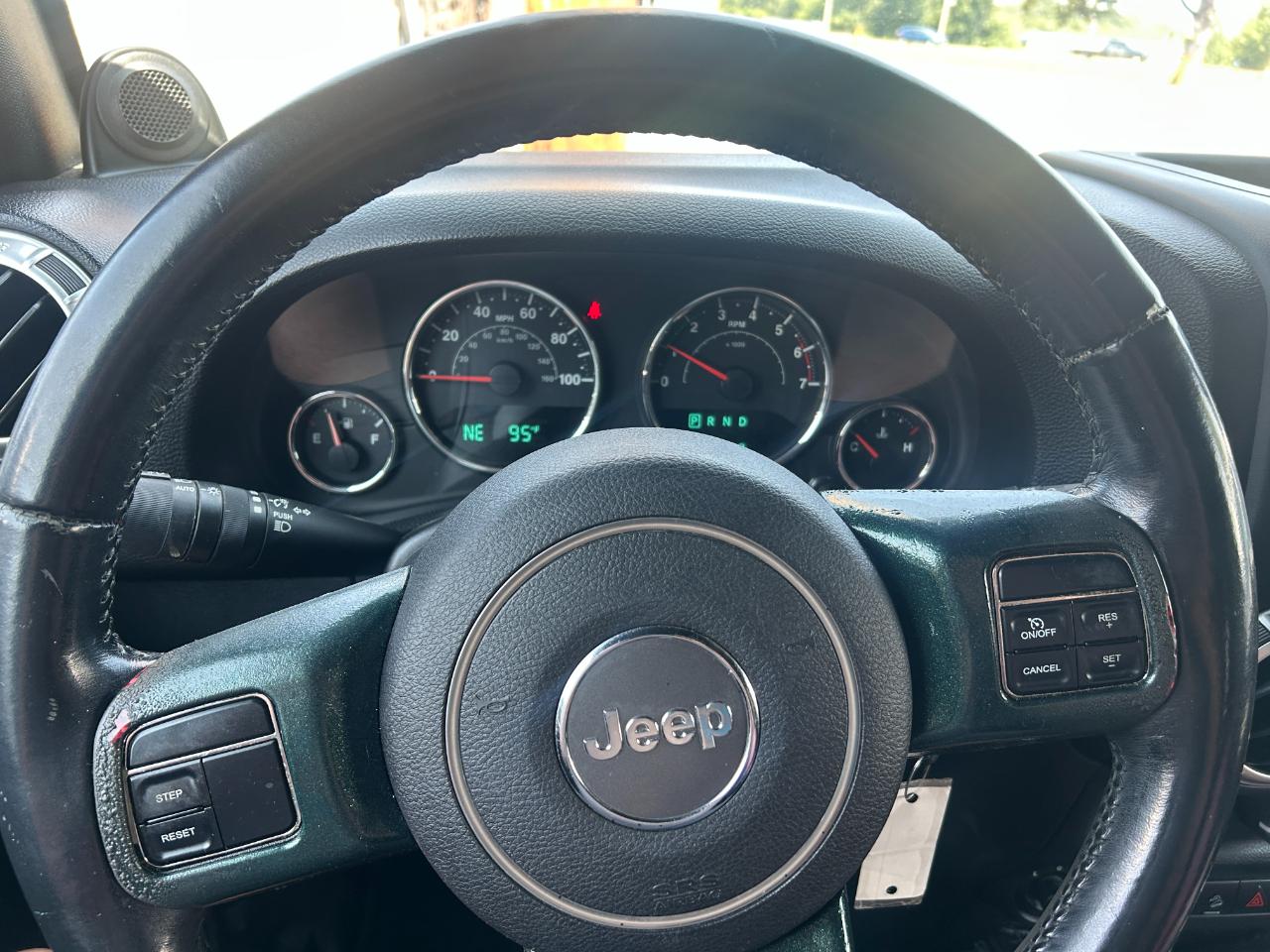 Jeep Wrangler Unlimited 4WD 4dr Sahara 2011
