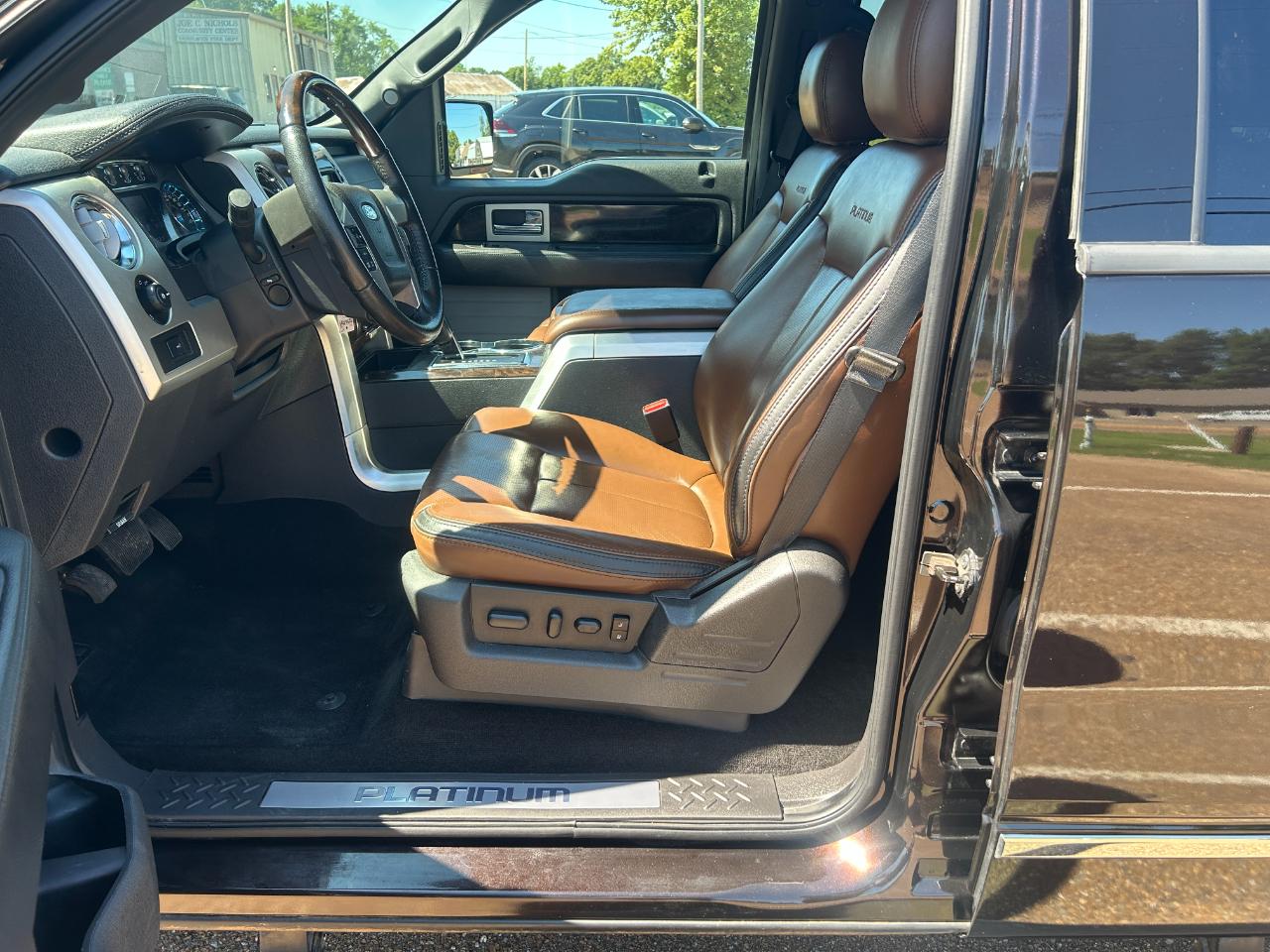 Ford F-150 4WD SuperCrew 145" Platinum 2013