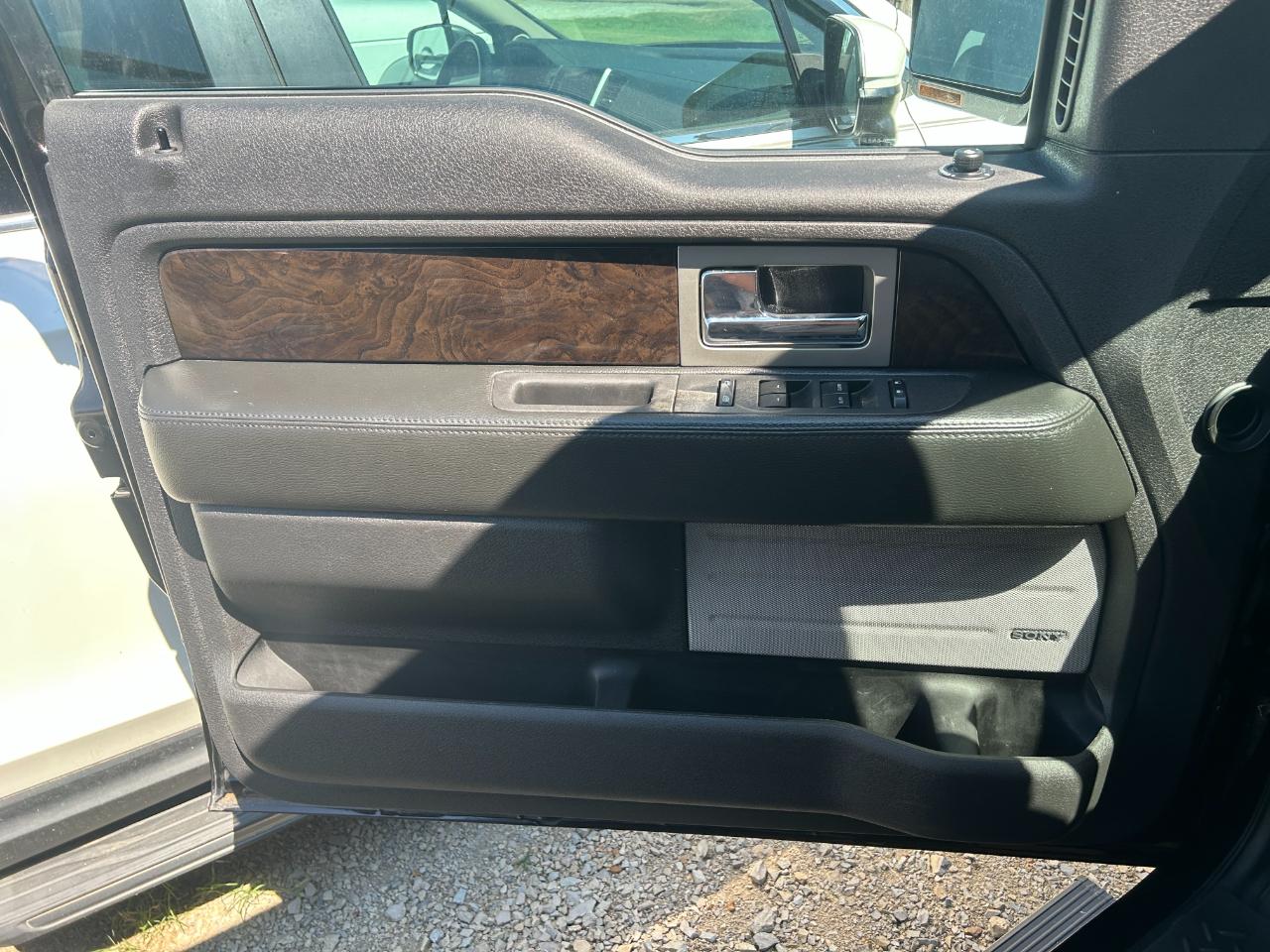 Ford F-150 4WD SuperCrew 145" Platinum 2013