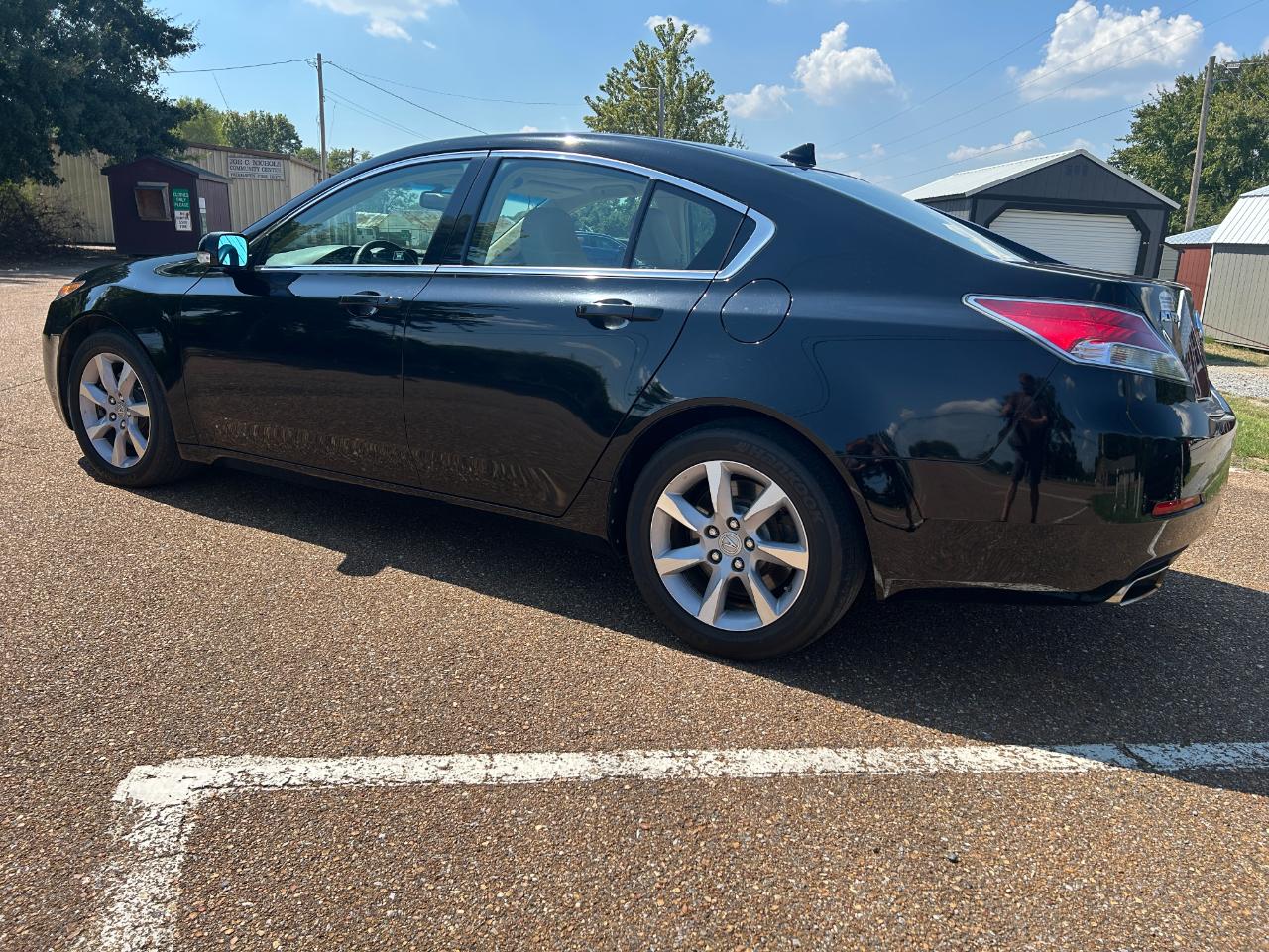 Acura TL 4dr Sdn Auto 2WD 2012