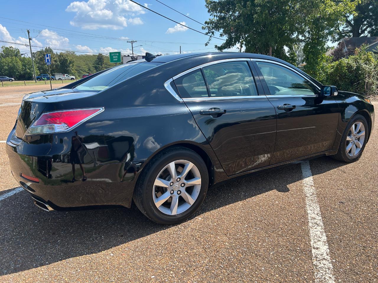 Acura TL 4dr Sdn Auto 2WD 2012