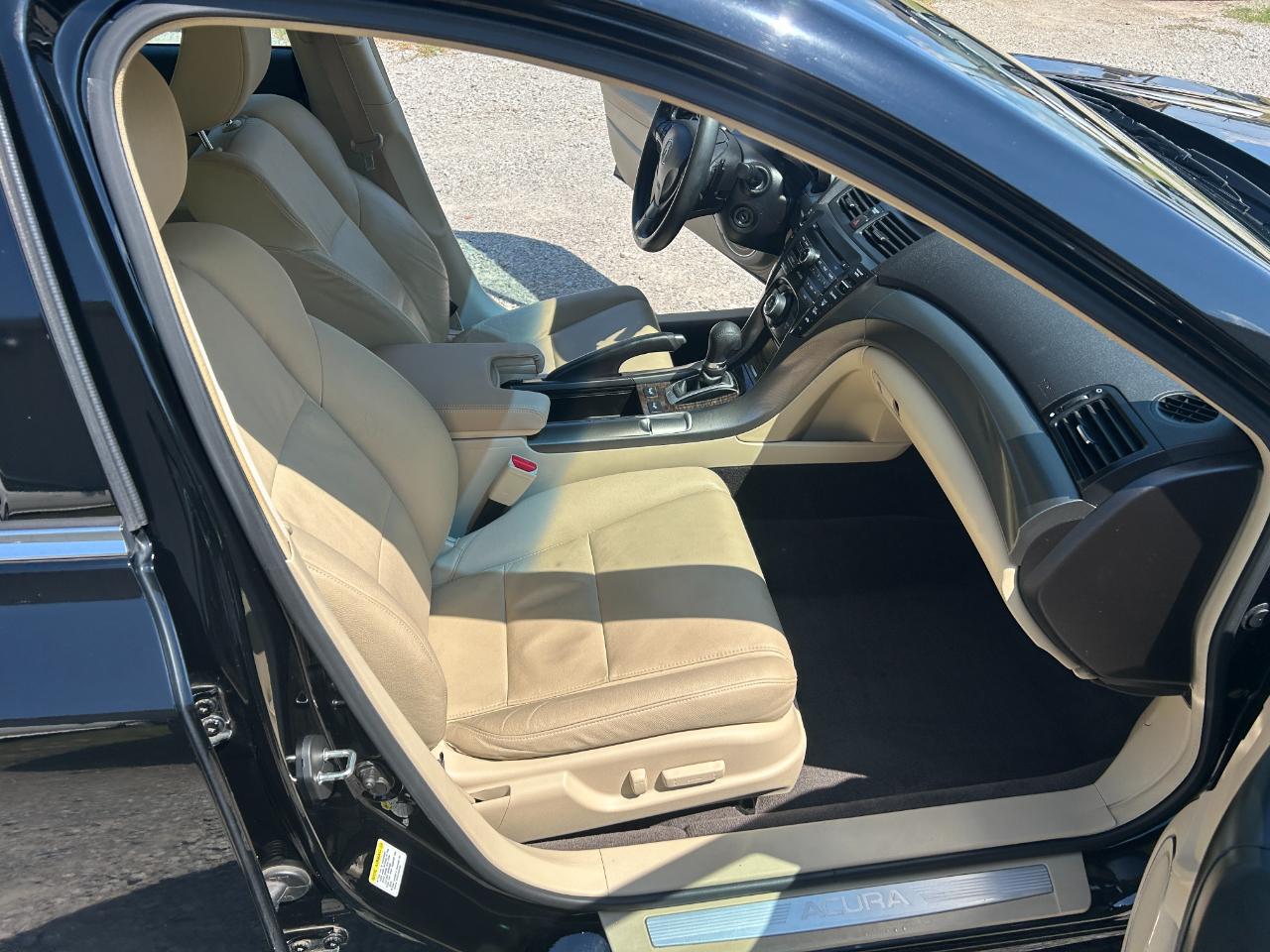 Acura TL 4dr Sdn Auto 2WD 2012