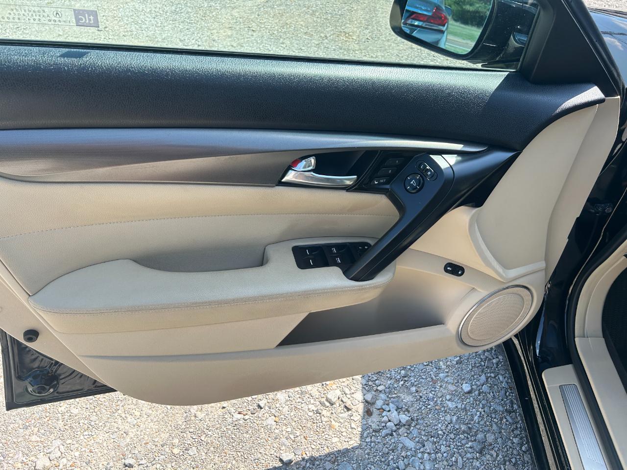 Acura TL 4dr Sdn Auto 2WD 2012