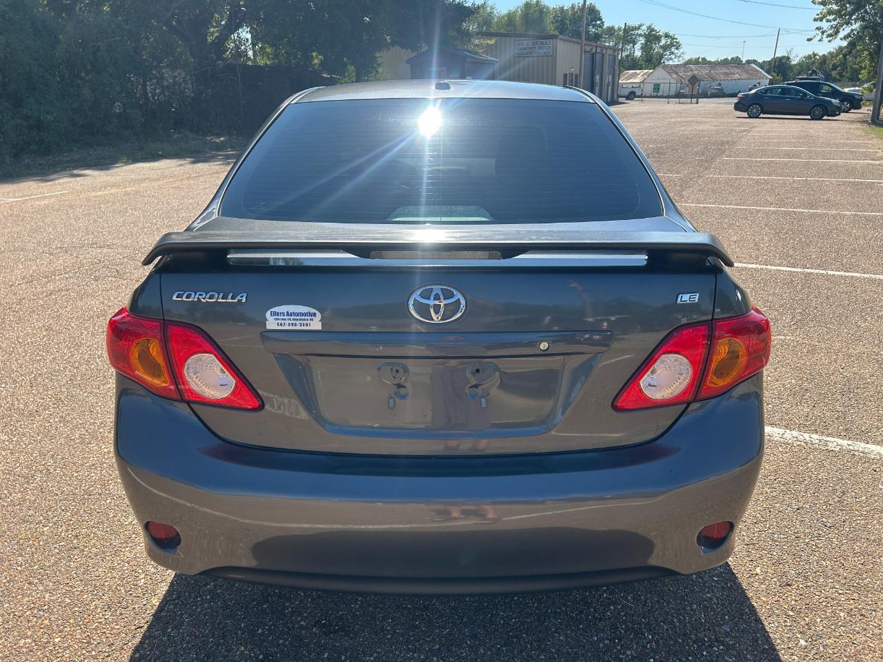 Toyota Corolla 4dr Sdn Auto LE (Natl) 2010