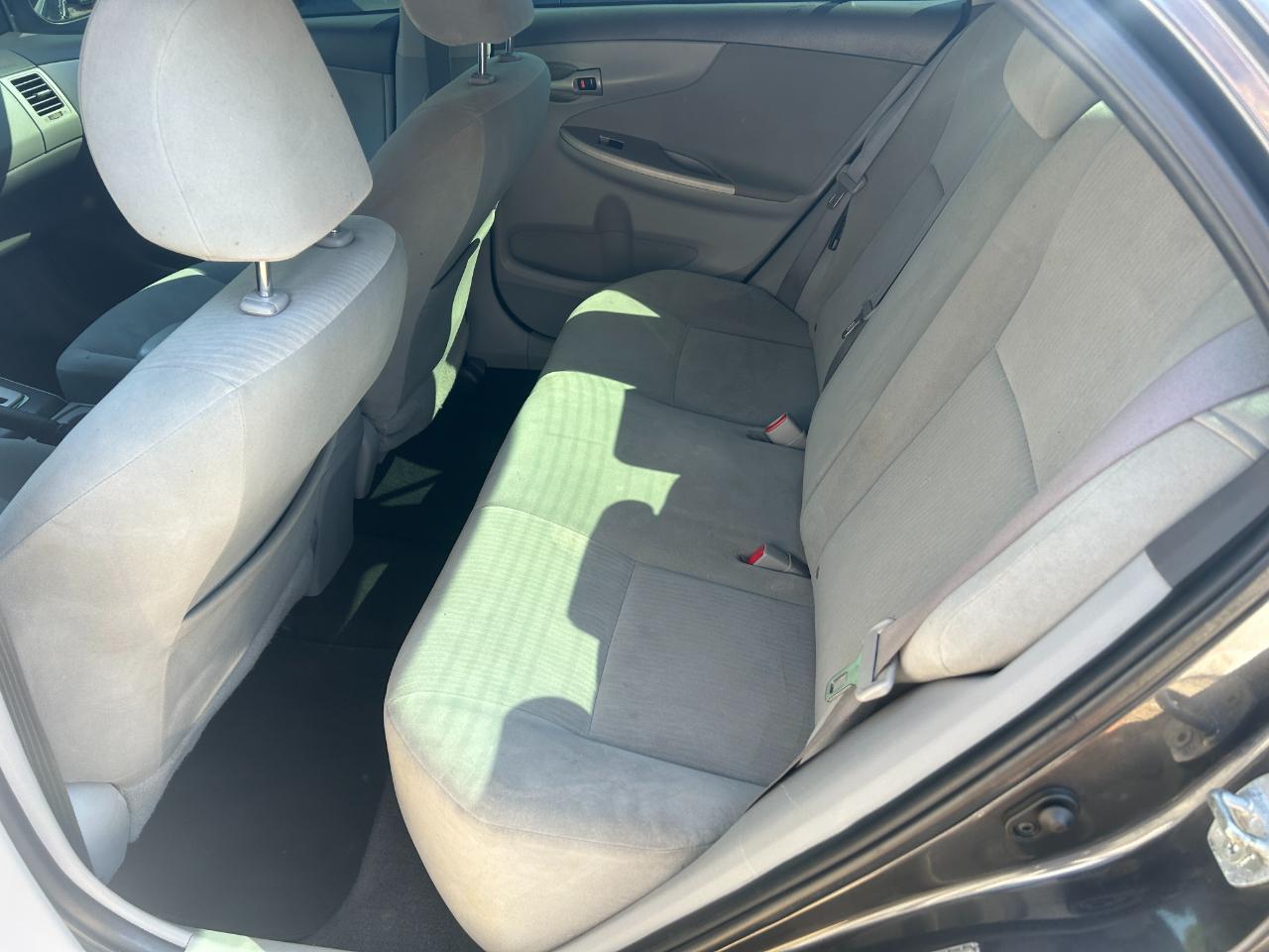 Toyota Corolla 4dr Sdn Auto LE (Natl) 2010