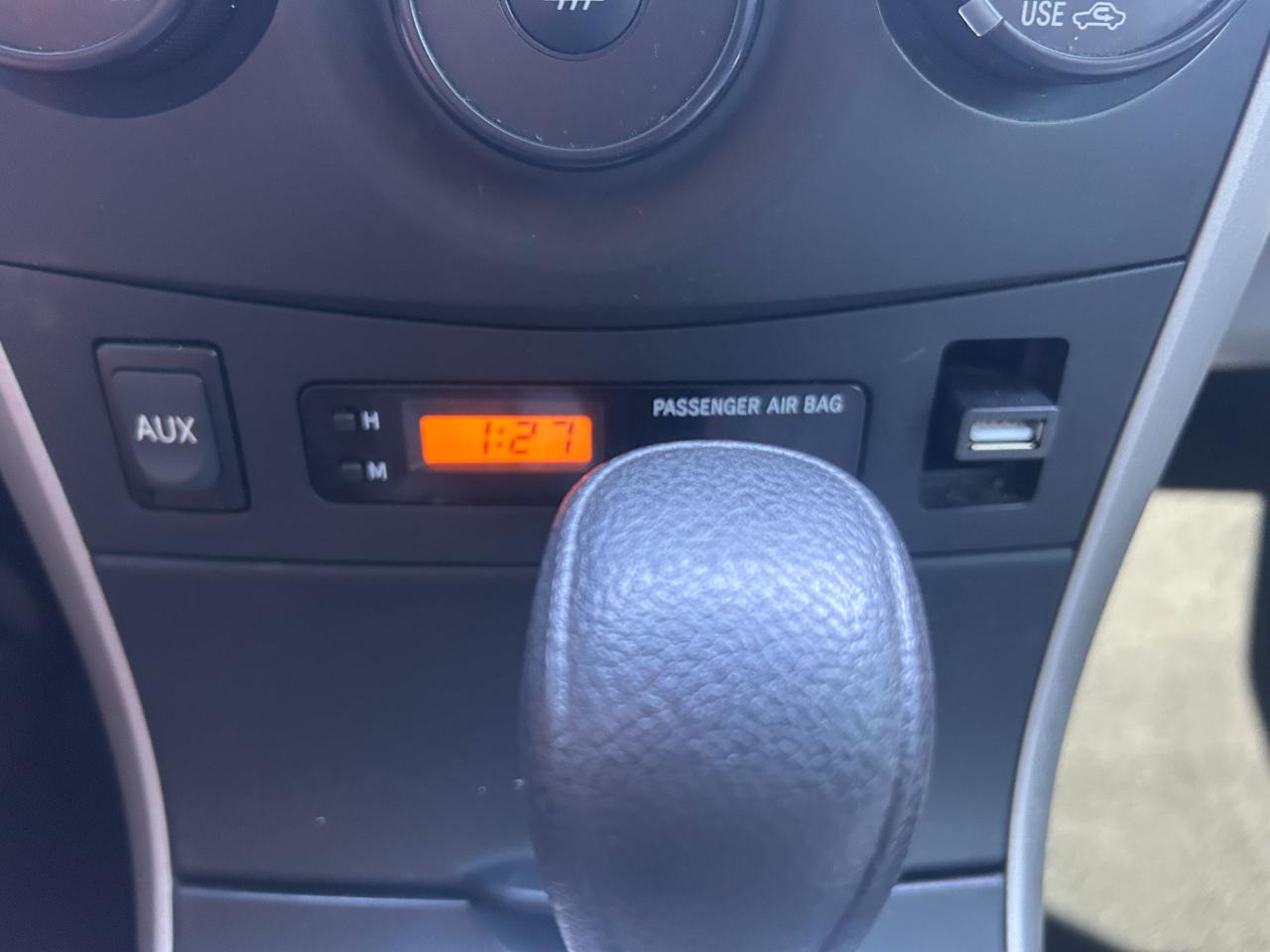 Toyota Corolla 4dr Sdn Auto LE (Natl) 2010