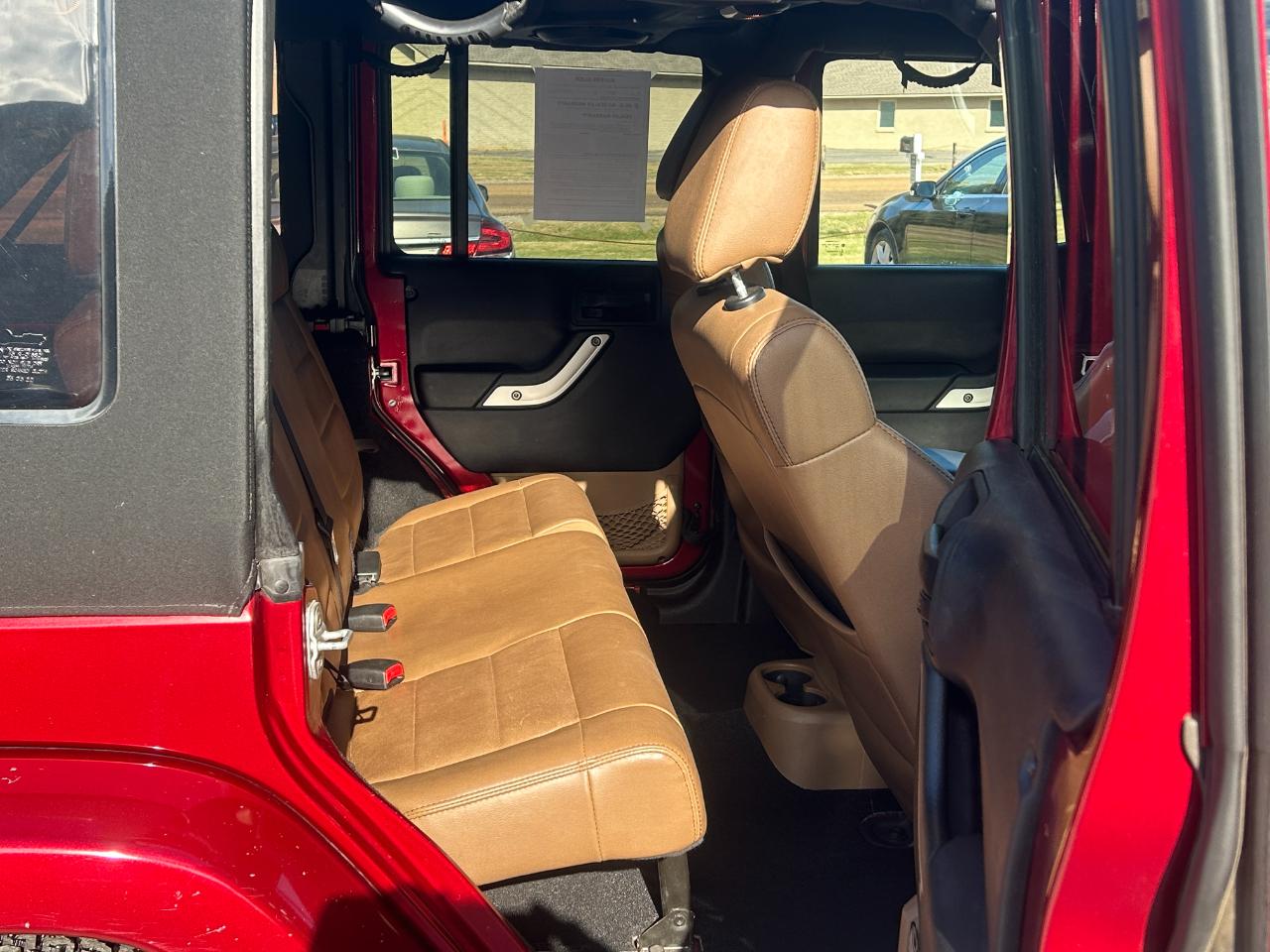 Jeep Wrangler Unlimited 4WD 4dr Sahara 2012