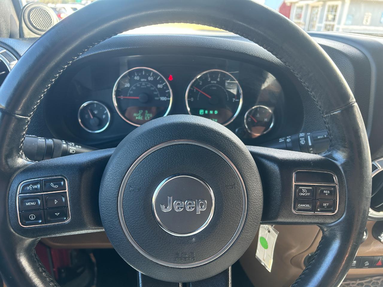Jeep Wrangler Unlimited 4WD 4dr Sahara 2012