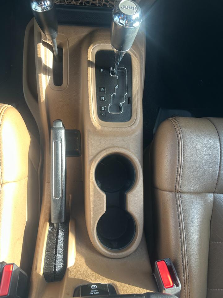 Jeep Wrangler Unlimited 4WD 4dr Sahara 2012