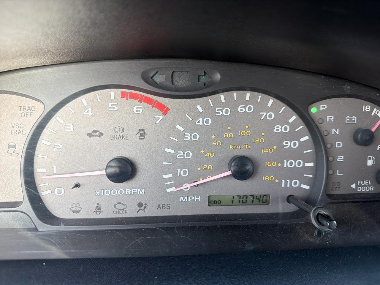 Toyota Sequoia SR5 2WD 2004