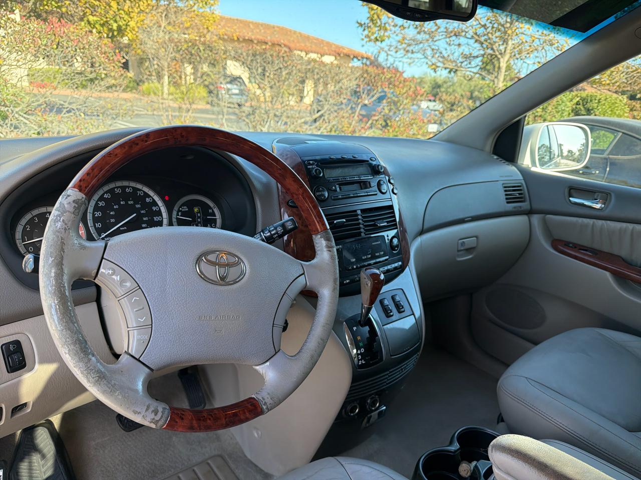 Toyota Sienna XLE 2004