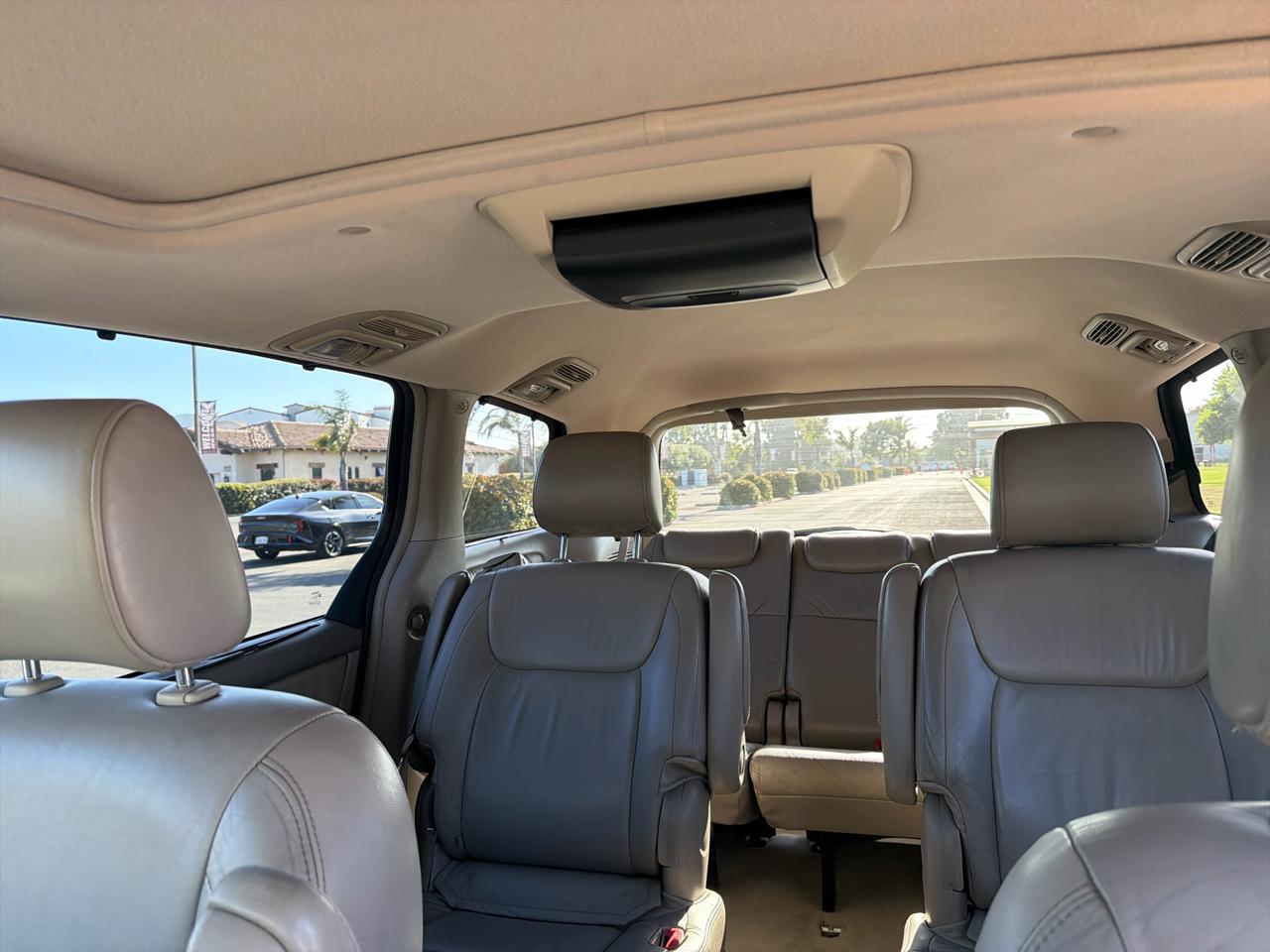 Toyota Sienna XLE 2004