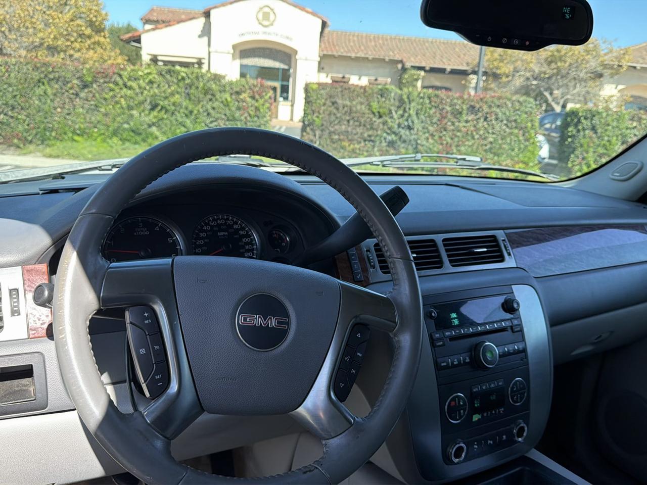 GMC Yukon XL SLE-1 1/2 Ton 2WD 2007