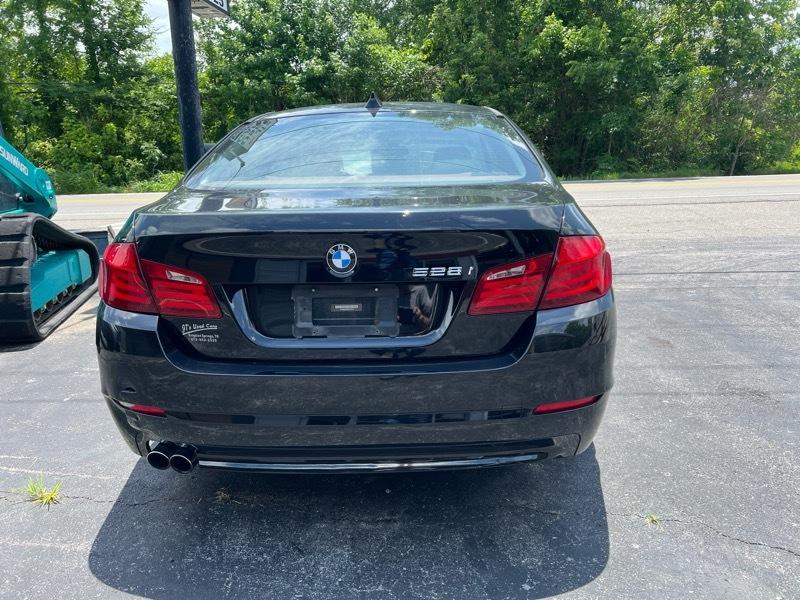 BMW 528i Base 2013