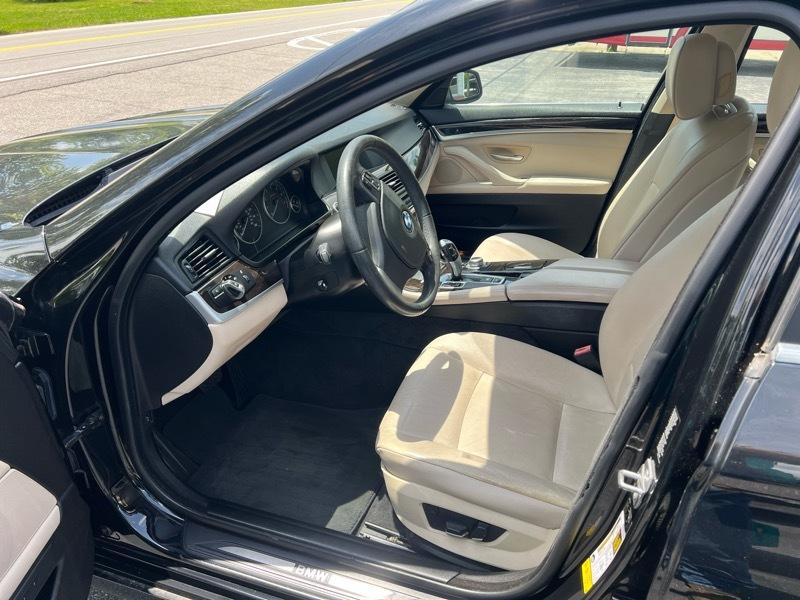 BMW 528i Base 2013