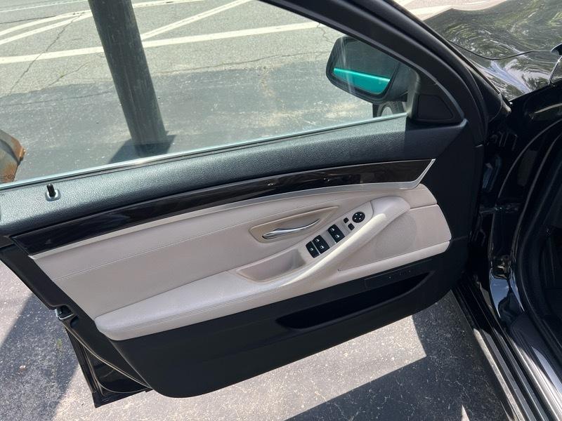 BMW 528i Base 2013