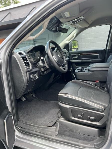 RAM 2500 Laramie Crew Cab SWB 4WD 2024