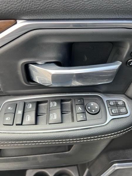 RAM 2500 Laramie Crew Cab SWB 4WD 2024