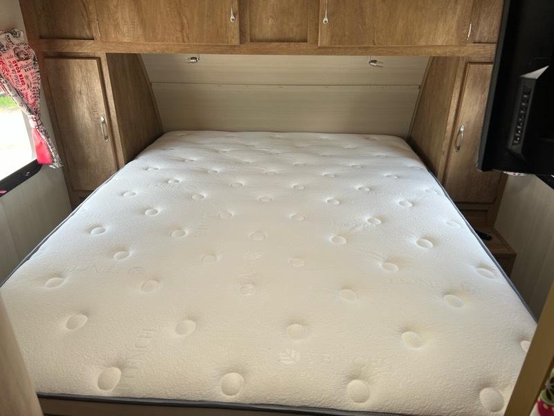 Gulf Stream Coach, Inc B Touring Cruiser  2017