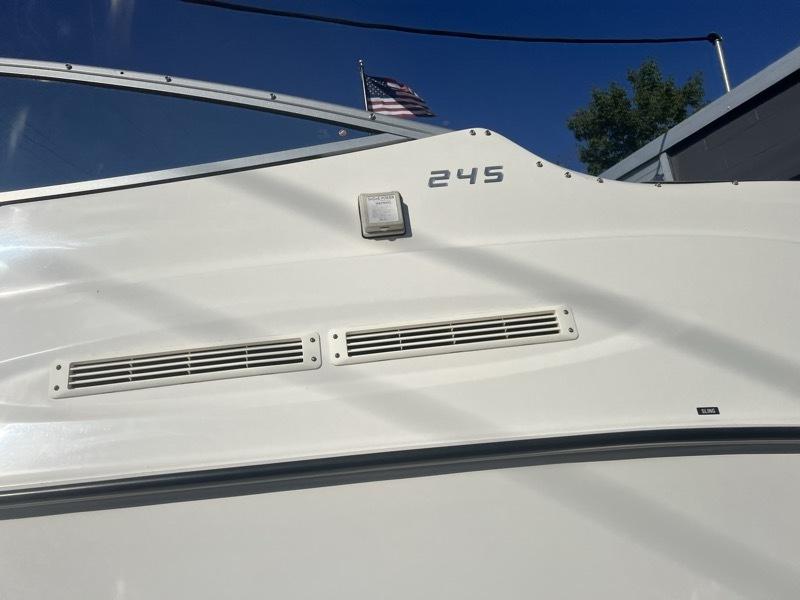 Bayliner Pleasure Boat Base 2010