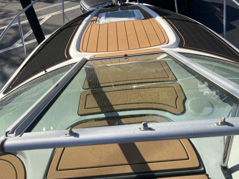 Bayliner Pleasure Boat Base 2010