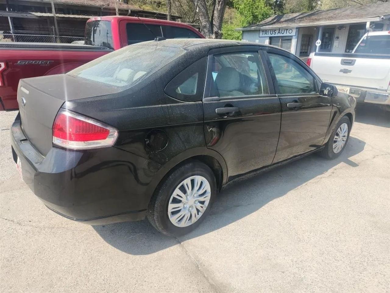 Ford Focus S Sedan 2011