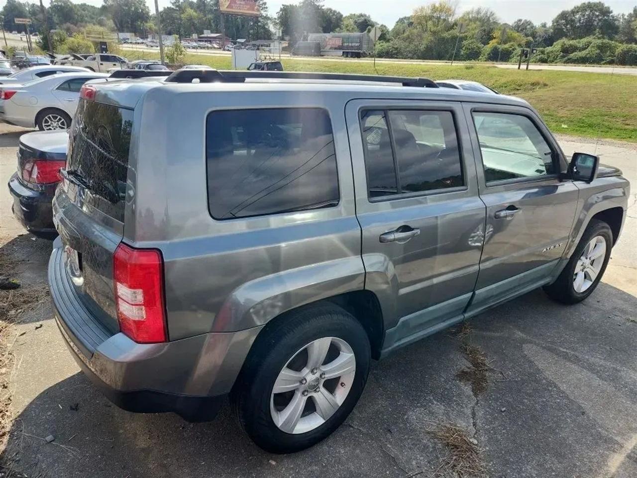Jeep Patriot Sport 2WD 2012