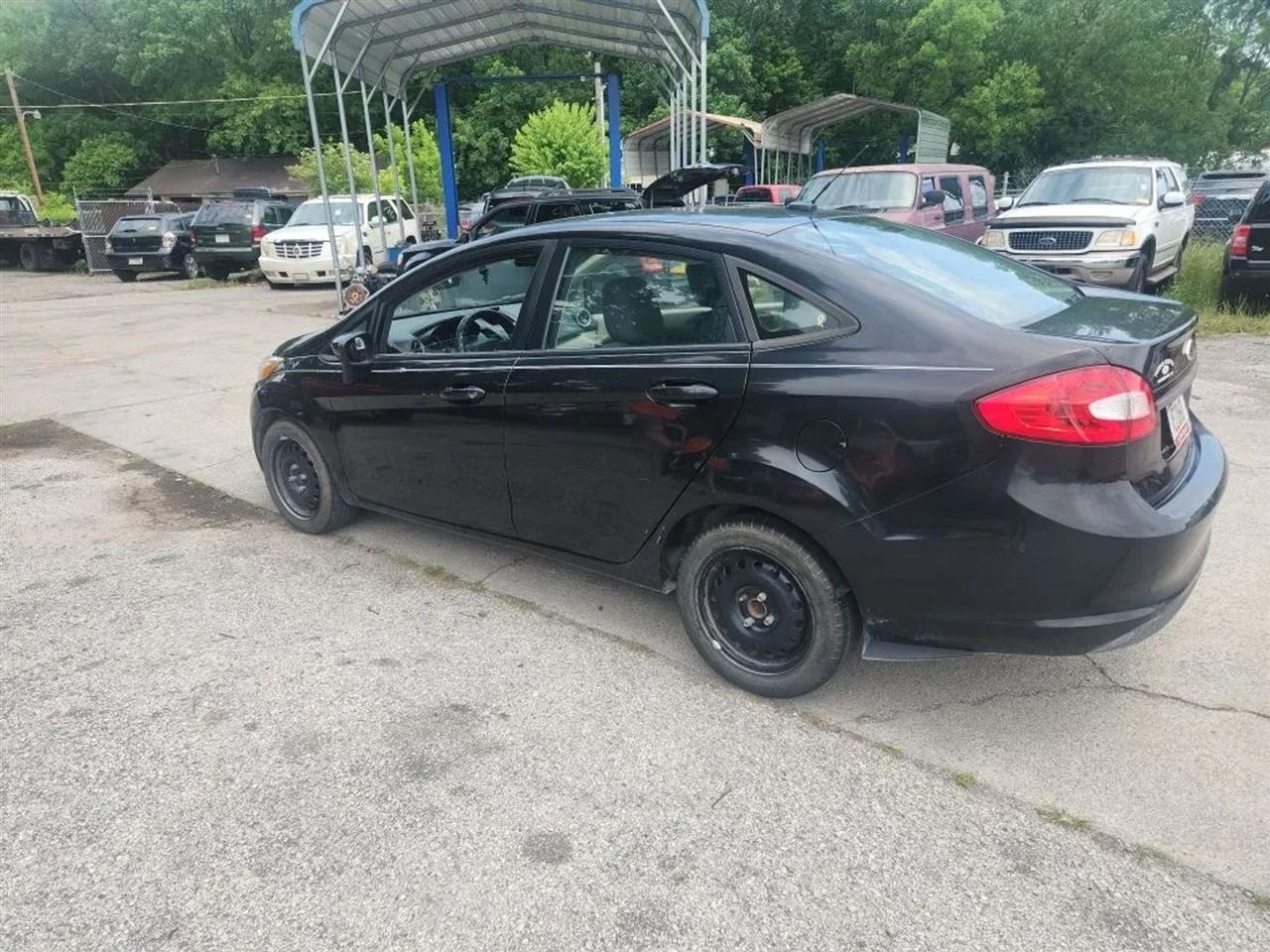 Ford Fiesta S Sedan 2011