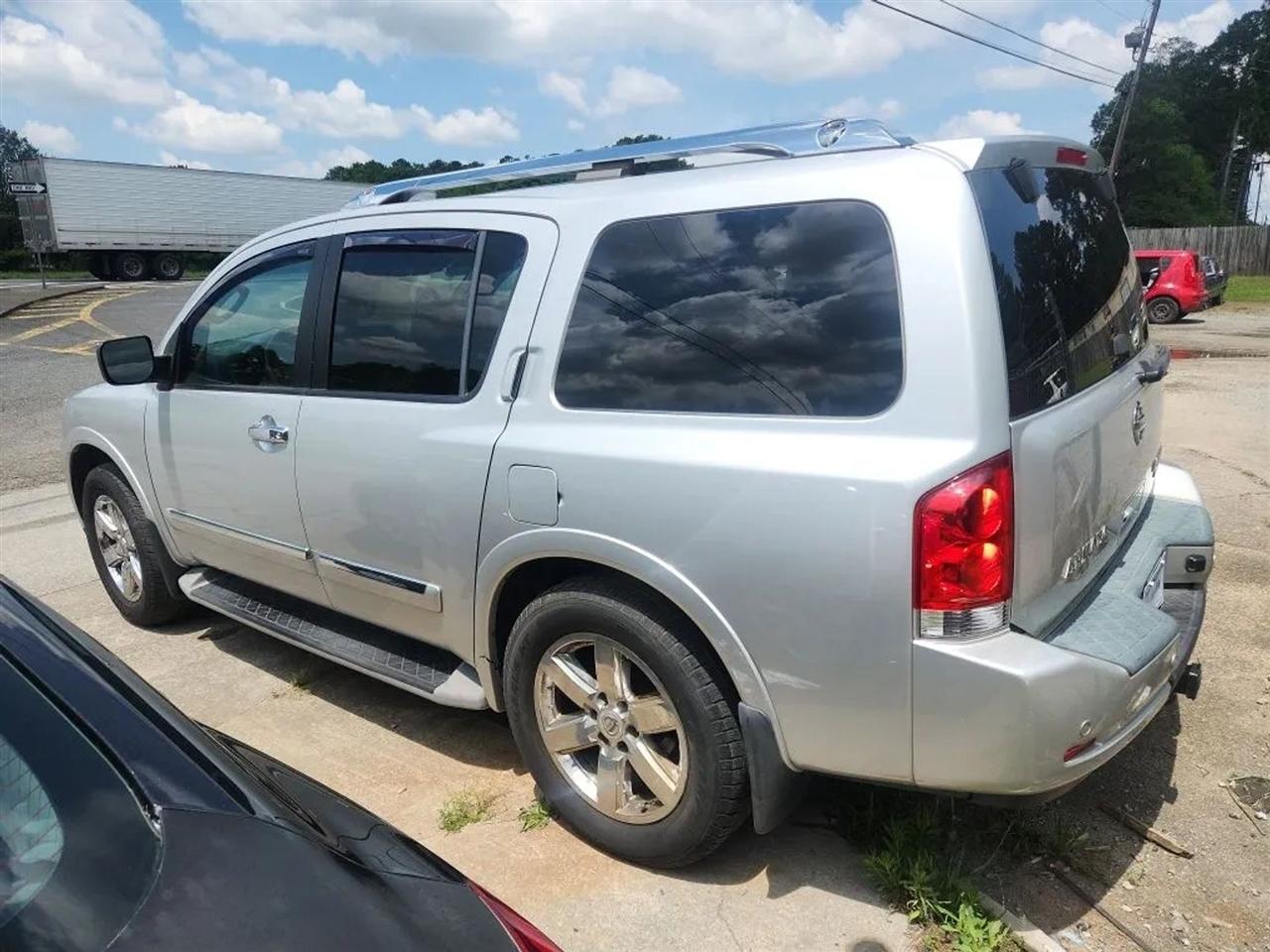 Nissan Armada Platinum 4WD 2012