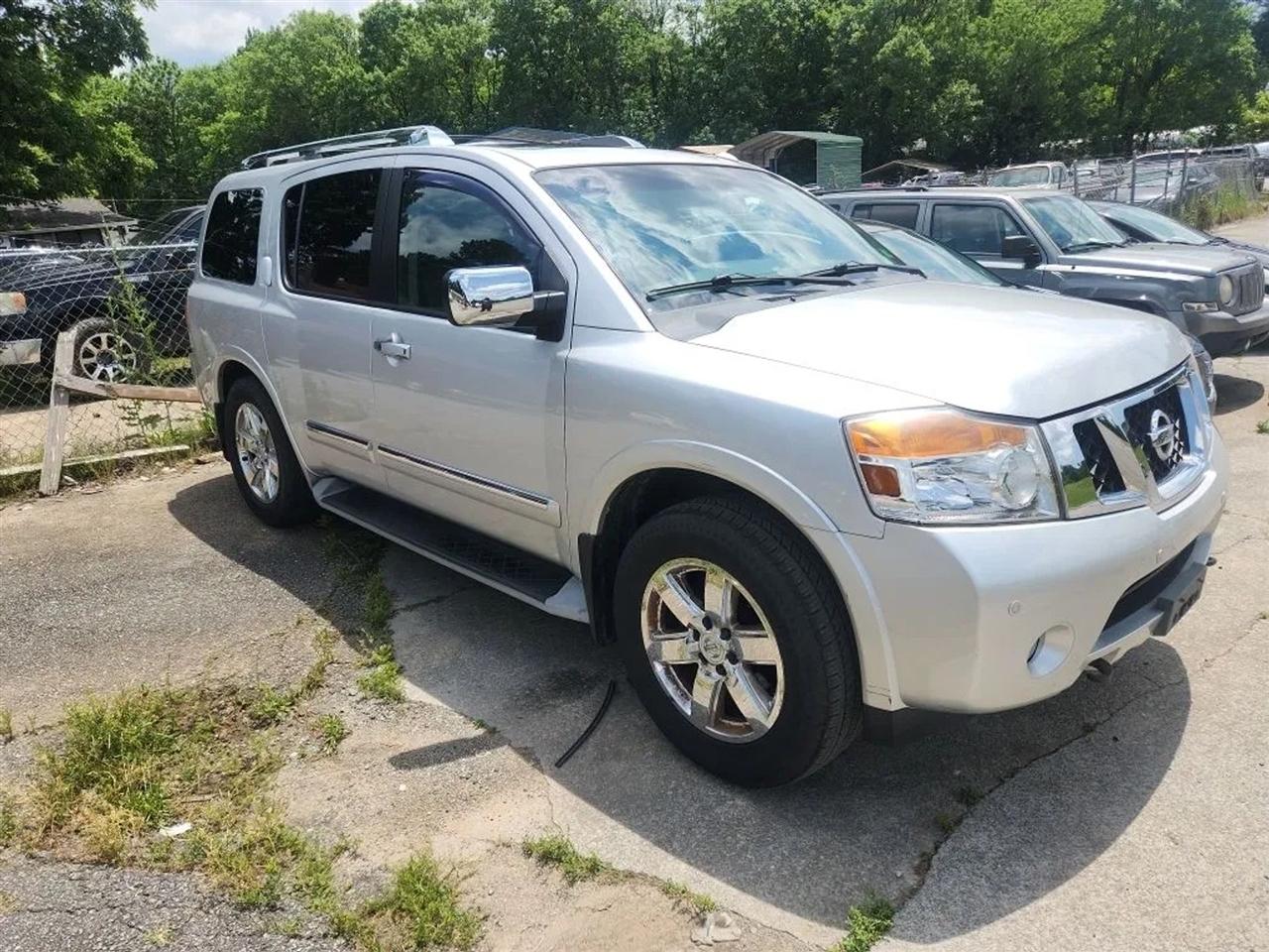 Nissan Armada Platinum 4WD 2012