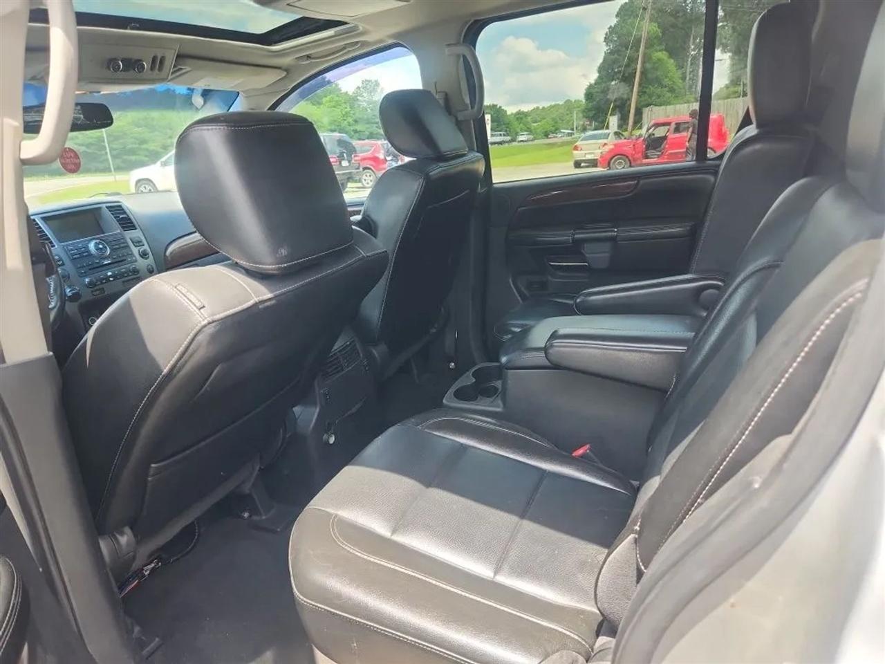 Nissan Armada Platinum 4WD 2012