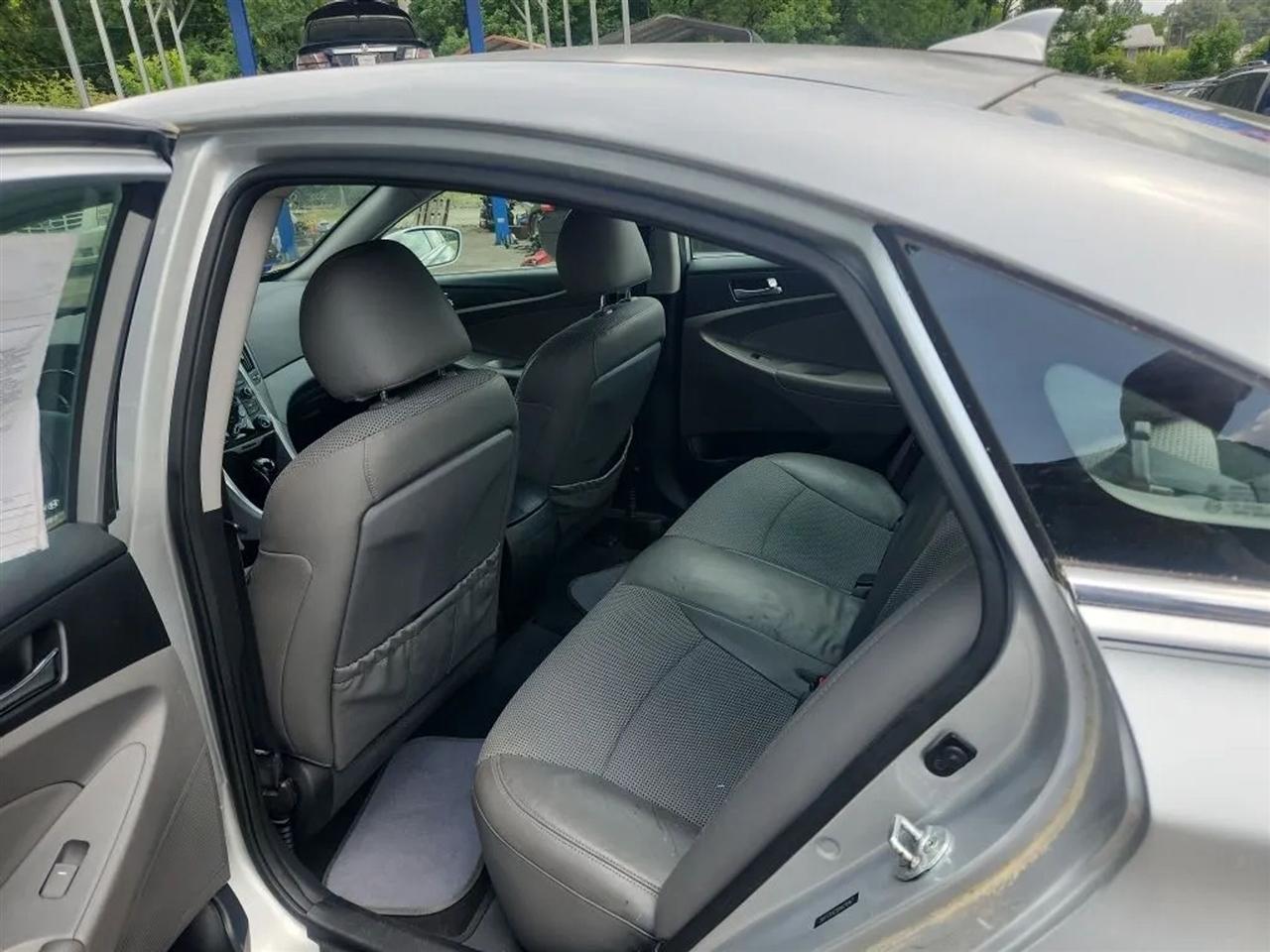 Hyundai Sonata SE Auto 2013