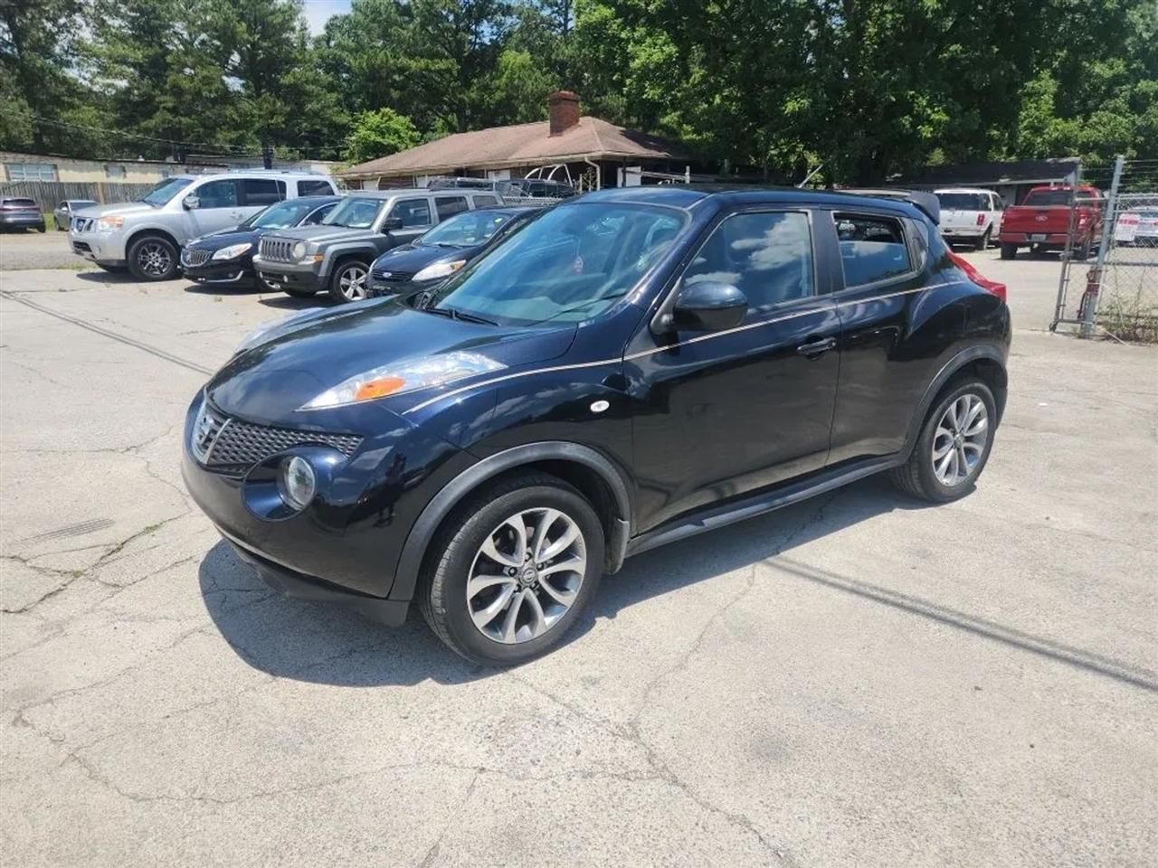Nissan Juke S FWD 2011