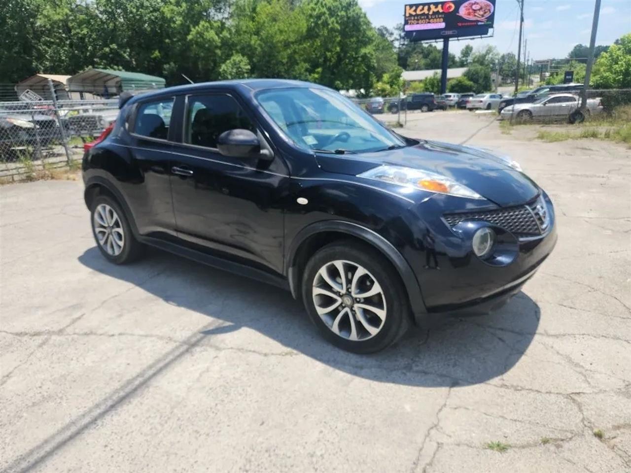 Nissan Juke S FWD 2011