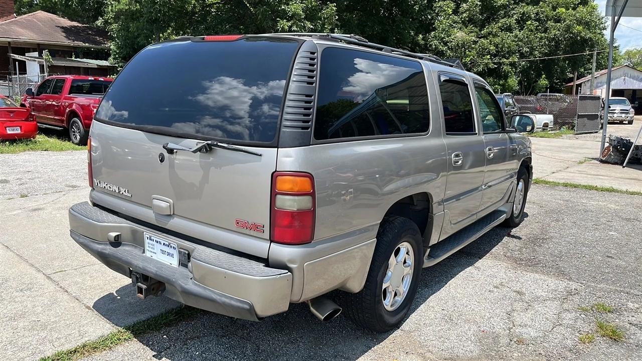 GMC Yukon Denali XL 2002