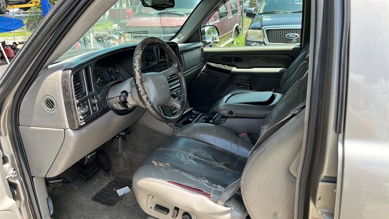 GMC Yukon Denali XL 2002