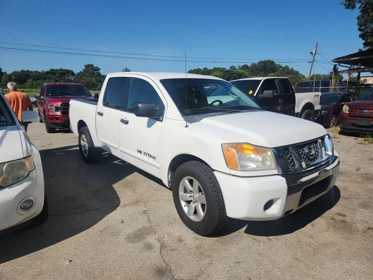 Nissan Titan SV Crew Cab 2WD 2012