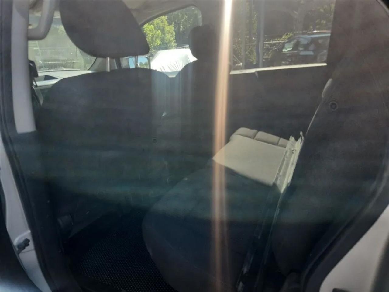 Nissan Titan SV Crew Cab 2WD 2012