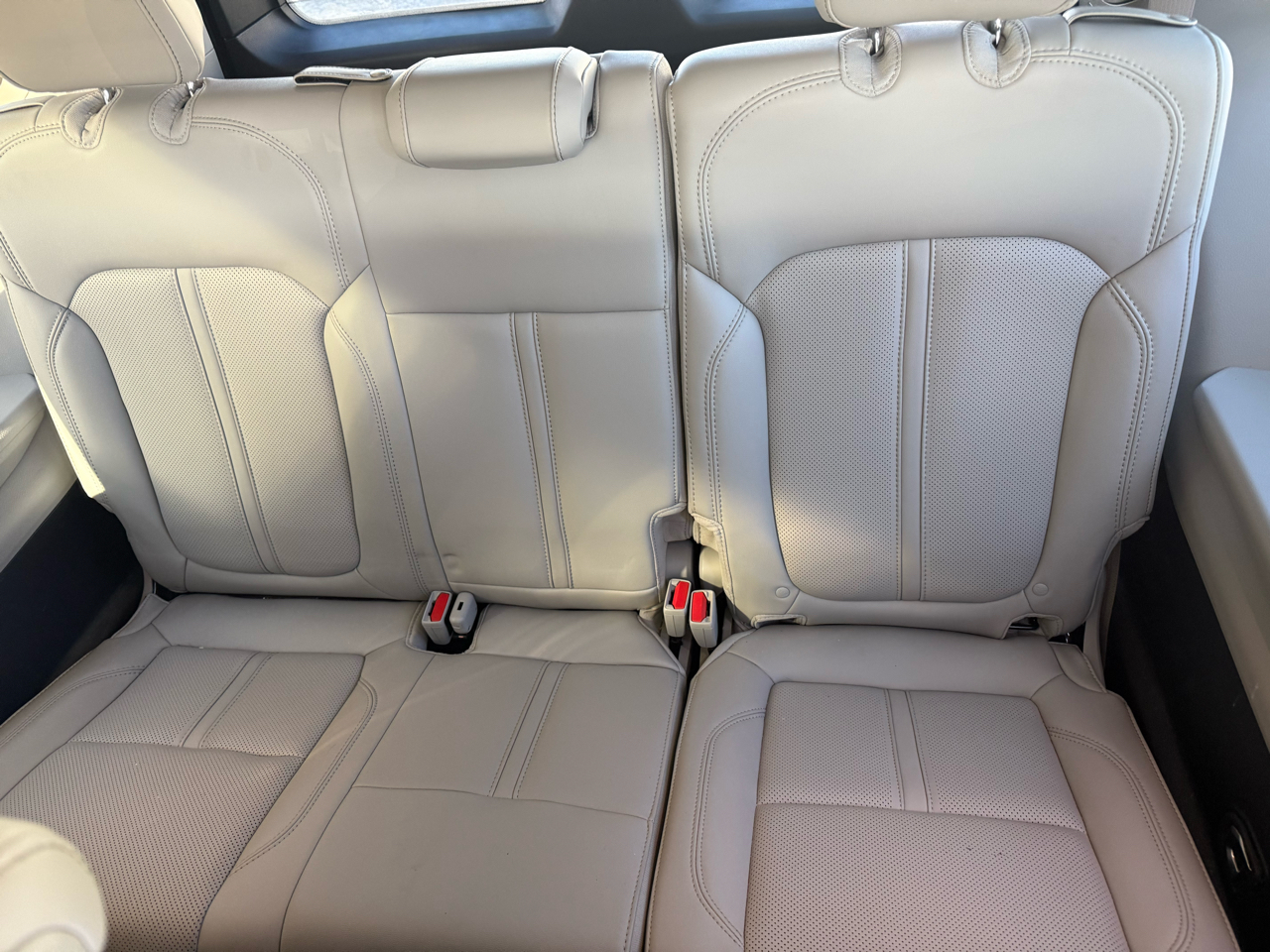 Jeep Wagoneer Base 4WD 2023