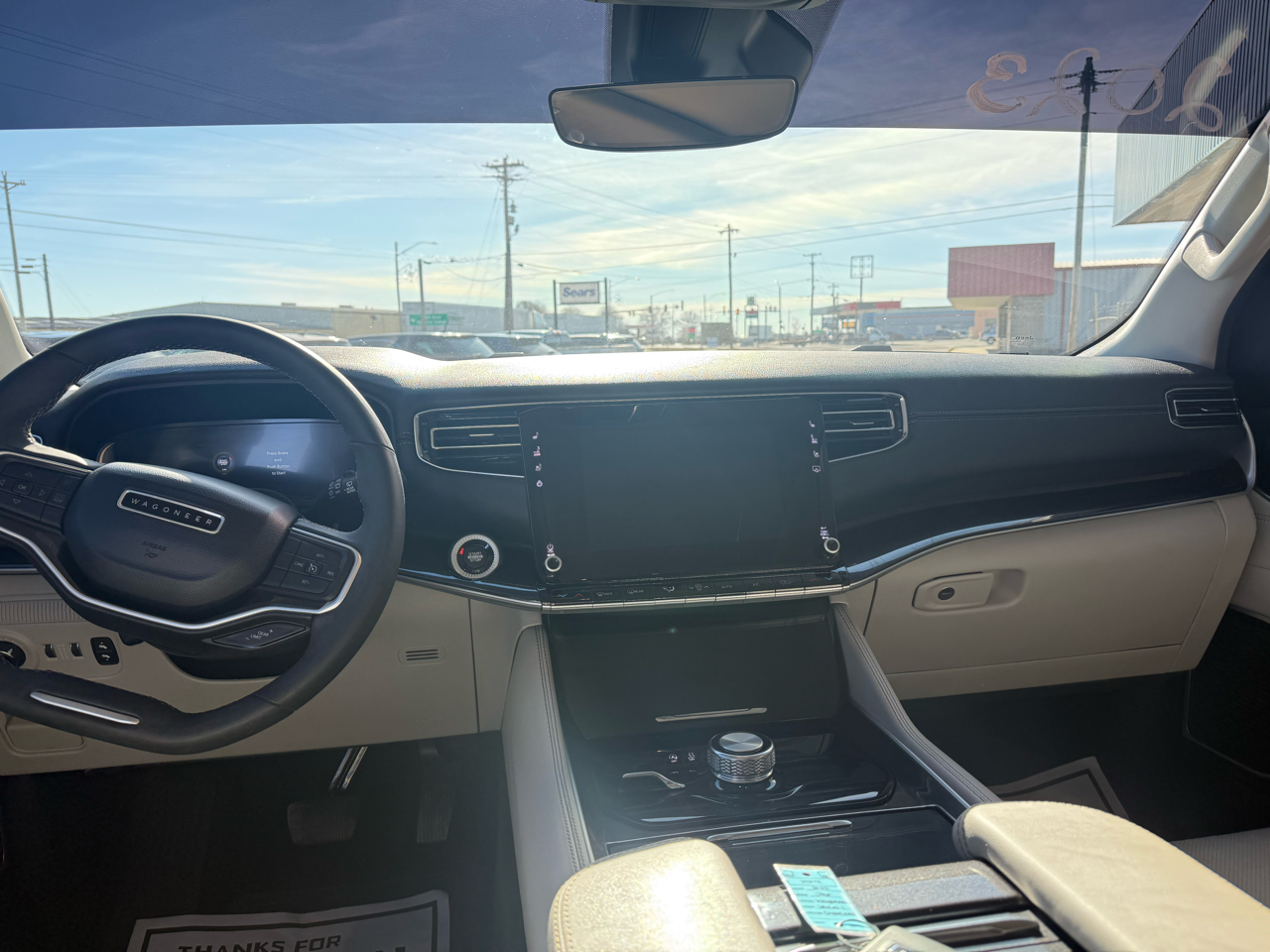 Jeep Wagoneer Base 4WD 2023