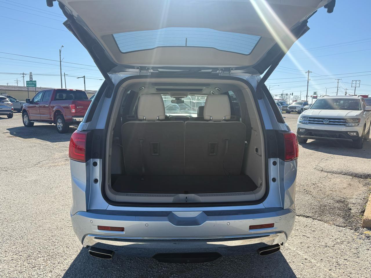 GMC Acadia AWD 4dr Denali 2017
