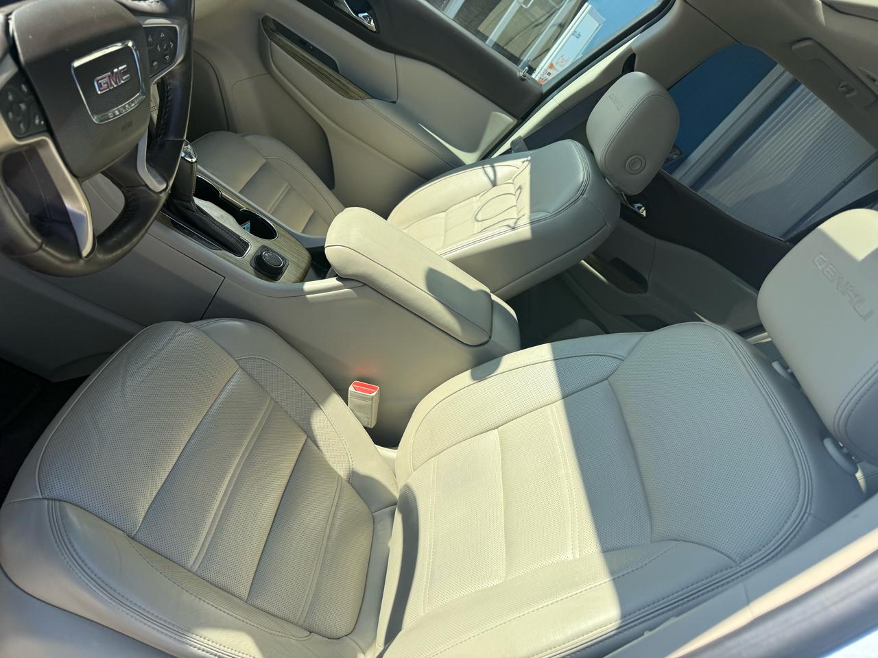 GMC Acadia AWD 4dr Denali 2017