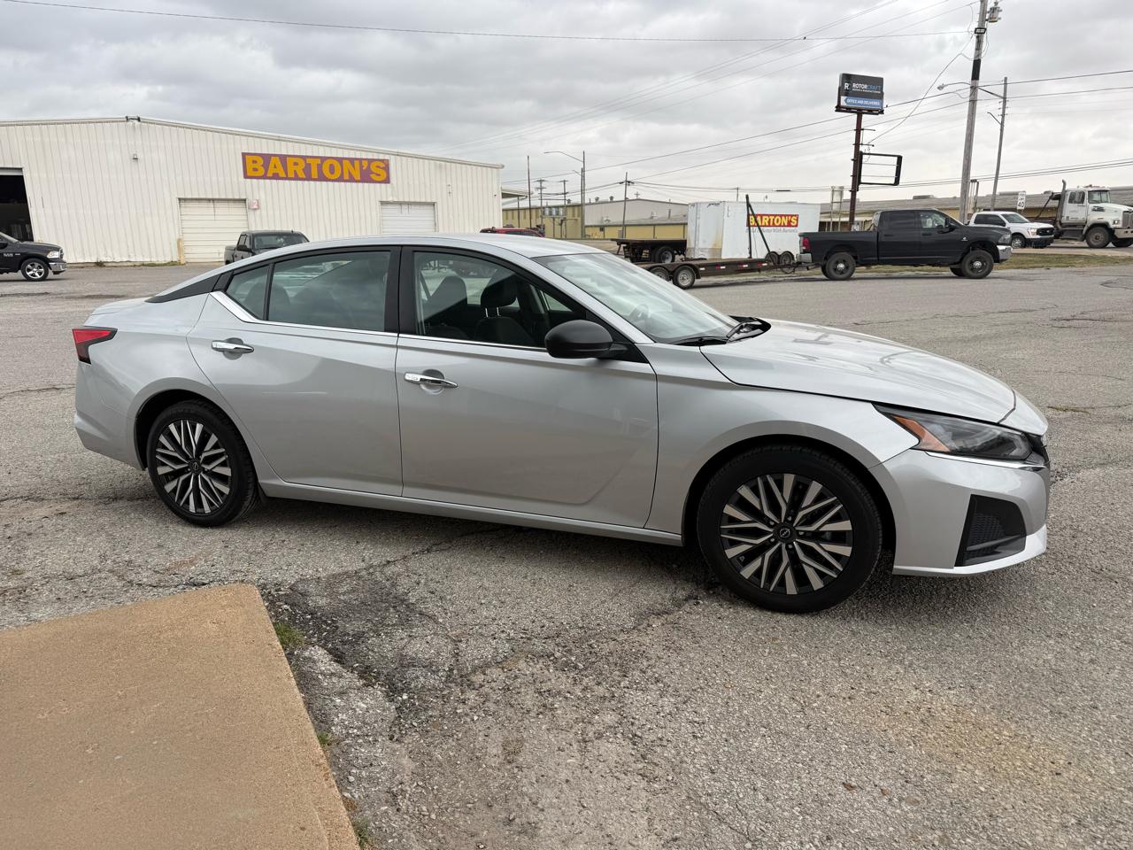 2024 Nissan Altima 2.5 SV Sedan