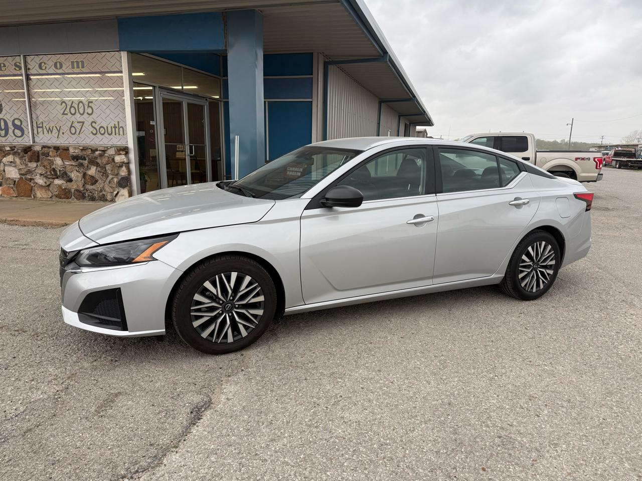 Nissan Altima 2.5 SV Sedan 2024