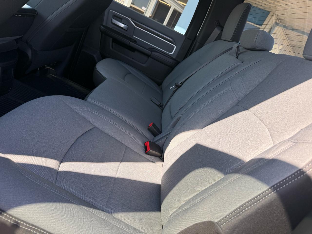 RAM 2500 Big Horn 4x4 Crew Cab 6'4" Box 2022